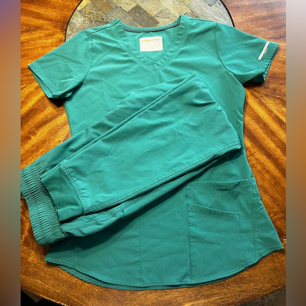 Skechers Scrub Set